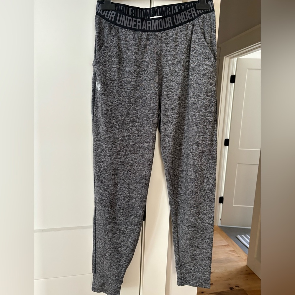 UNDER ARMOUR • UNISEX • MEDIUM • SWEATPANTS • GRAY/BLACK